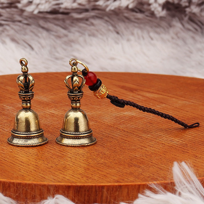 Campana de latón para someter demonios; instrumento ritual de cobre; hecho a mano